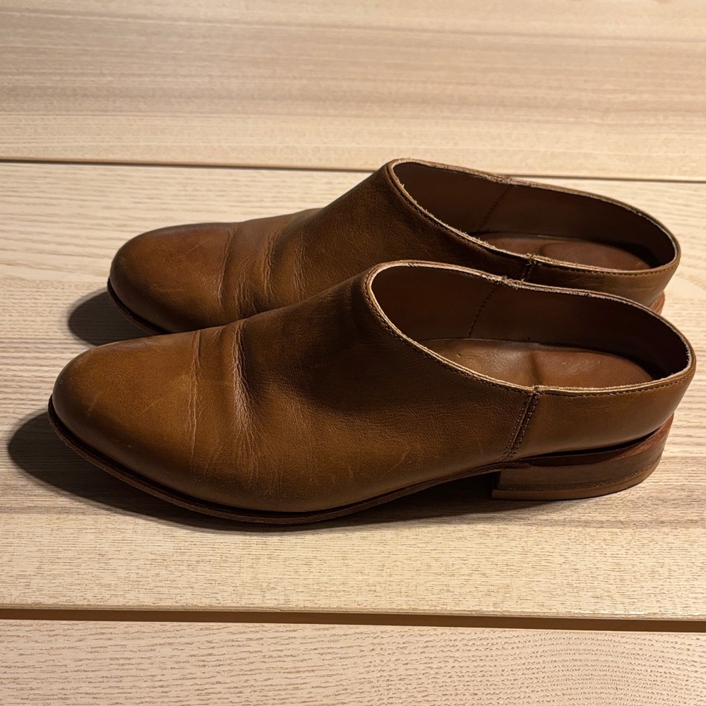 Elegant Brown Leather Women's Sandals